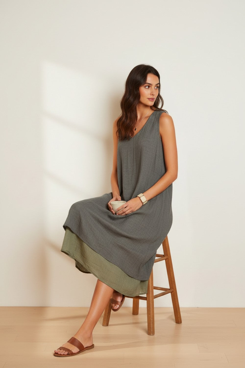 Casual V-neck lined dresses S/M – Khaki – Le Jardin du Lin
