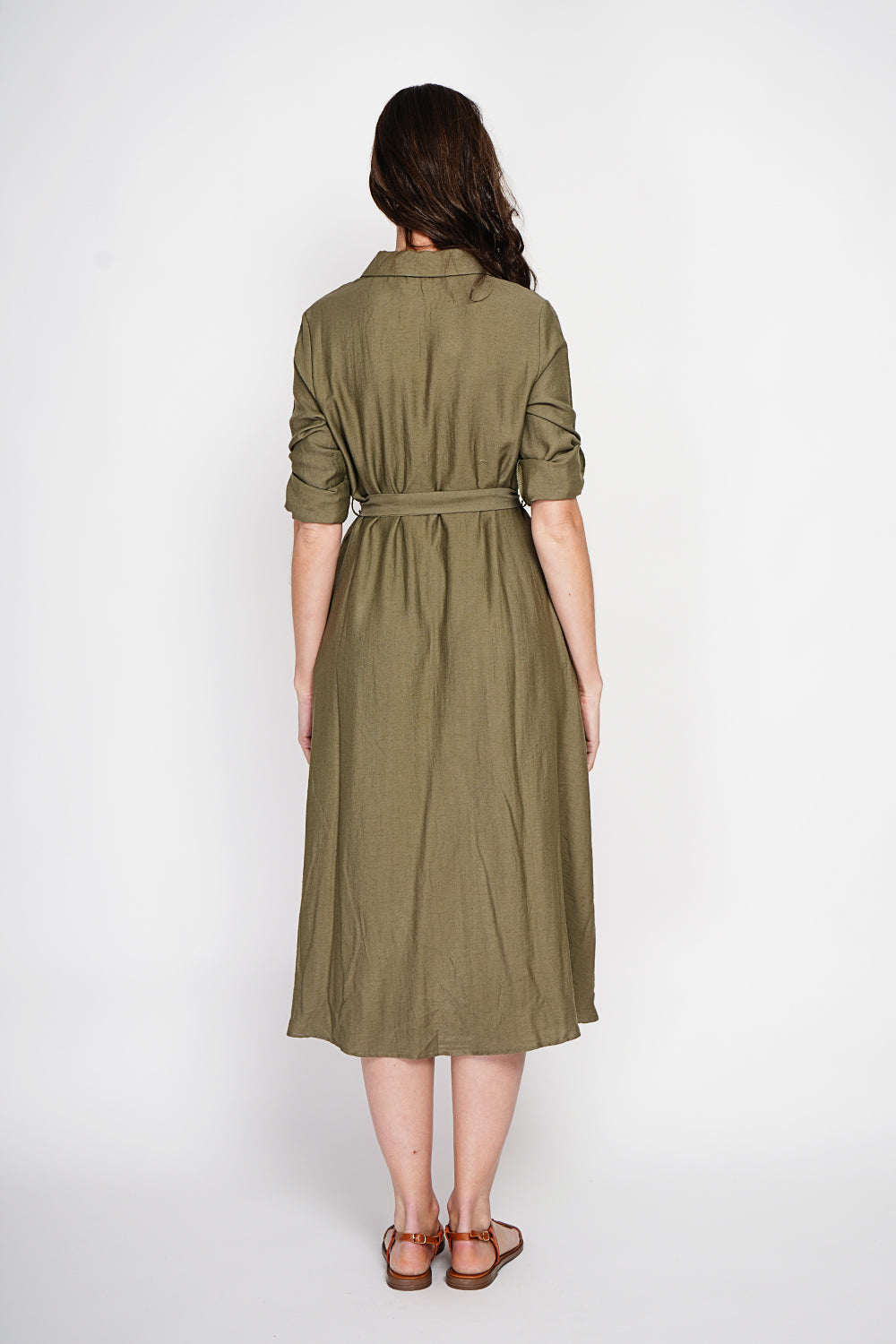 Robe chemise boutonnée devant à manches longues avec ceinture – Kaki – Le Jardin du Lin