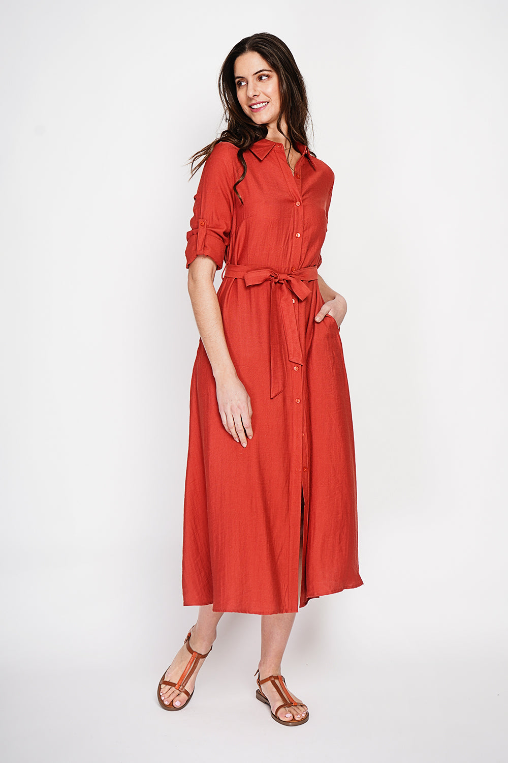 Robe chemise boutonnée devant à manches longues avec ceinture – Rooibos – Le Jardin du Lin
