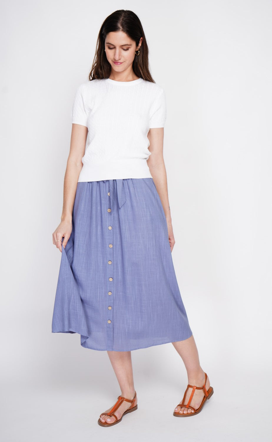 Jupe longue évasée boutonnée devant, poches latérales – Bleu jean – Le Jardin du Lin