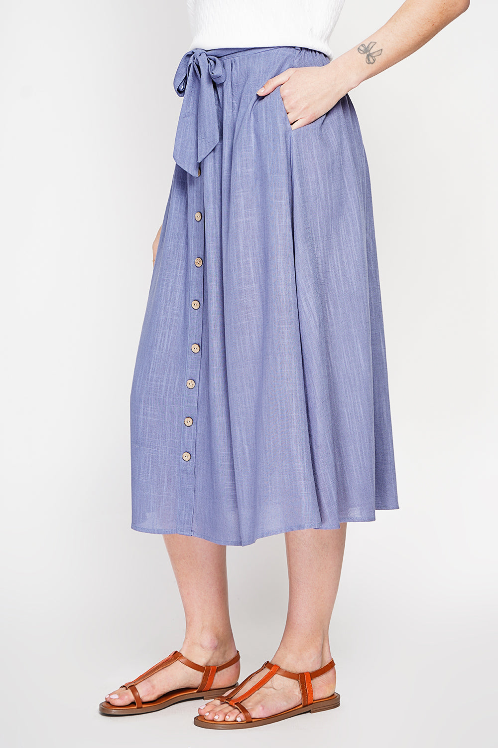 Jupe longue évasée boutonnée devant, poches latérales – Bleu jean – Le Jardin du Lin