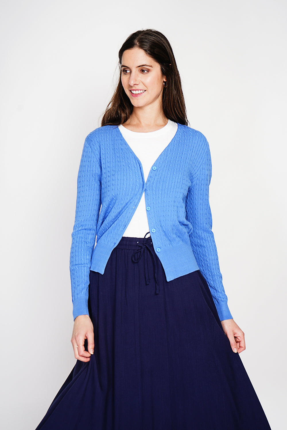Gilet col V boutonné torsadé, manches longues – Bleu azur – Le Jardin du Lin