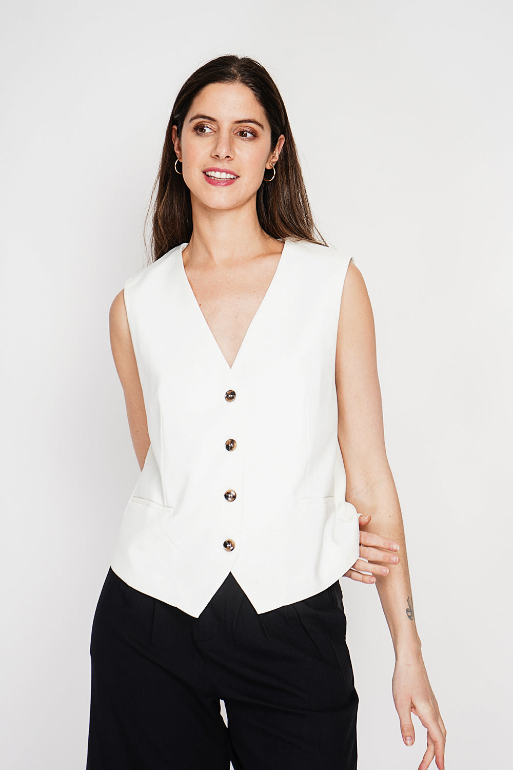 Gilet de costume court sans manches en lin doublé – Blanc cassé – Le Jardin du Lin