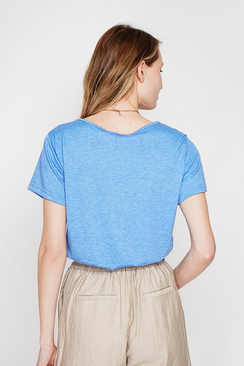 T-shirt col rond manches courtes en dentelle – Bleu azur – Le Jardin du Lin