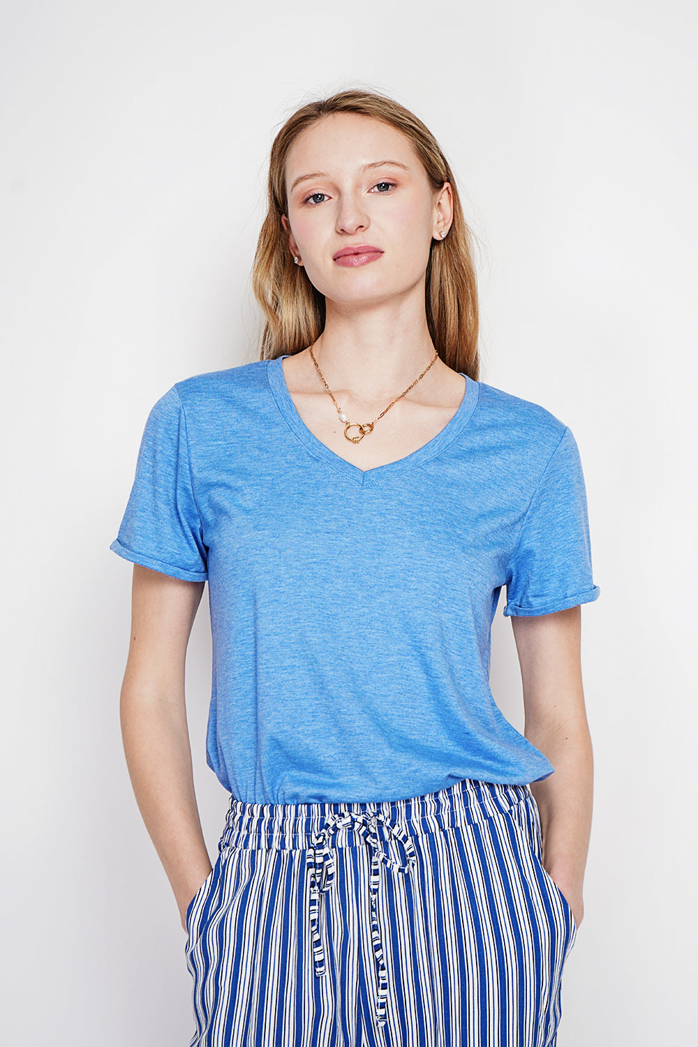 T-shirt col V manches courtes – Bleu azur – Le Jardin du Lin