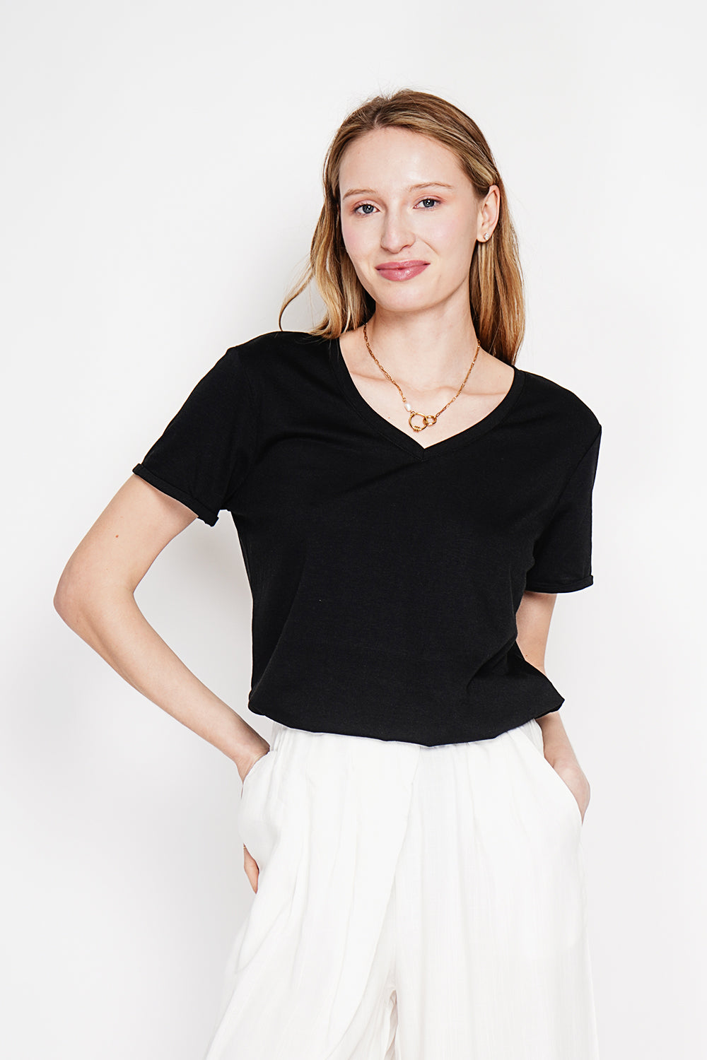 T-shirt col V manches courtes – Noir – Le Jardin du Lin