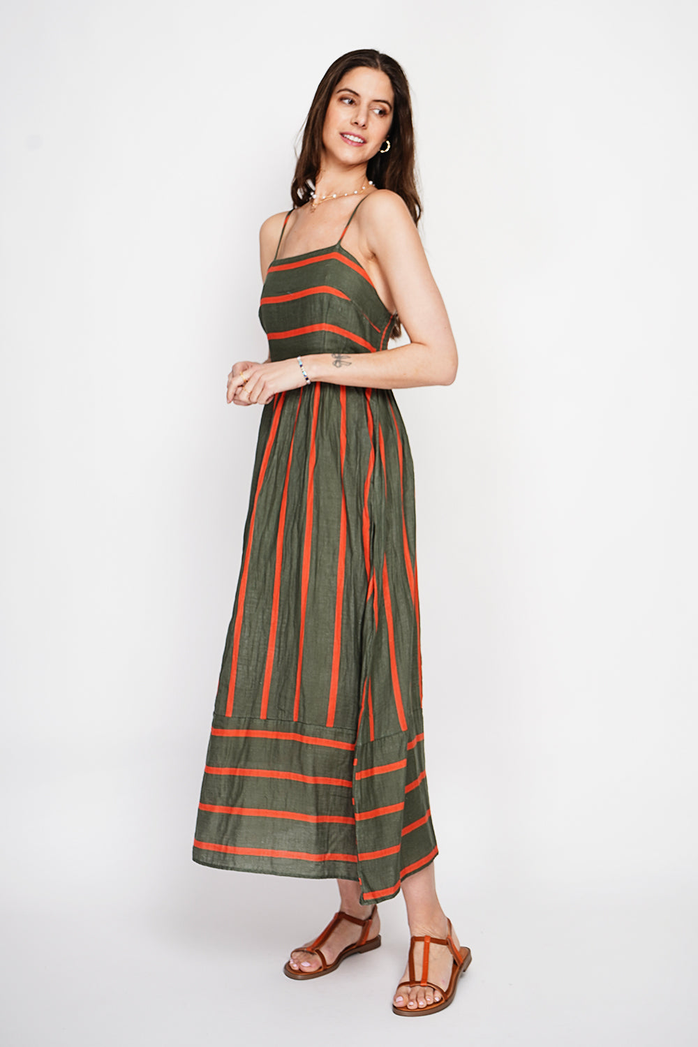 Robe longue d'été rayée à bretelles – Kaki – Le Jardin du Lin
