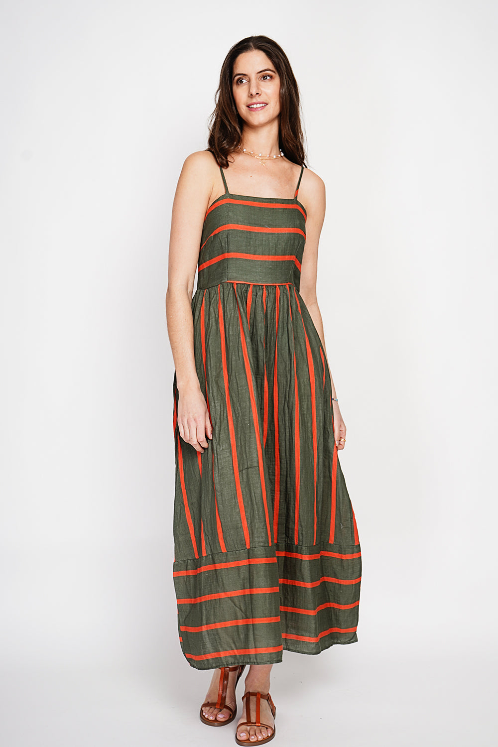 Robe longue d'été rayée à bretelles – Kaki – Le Jardin du Lin