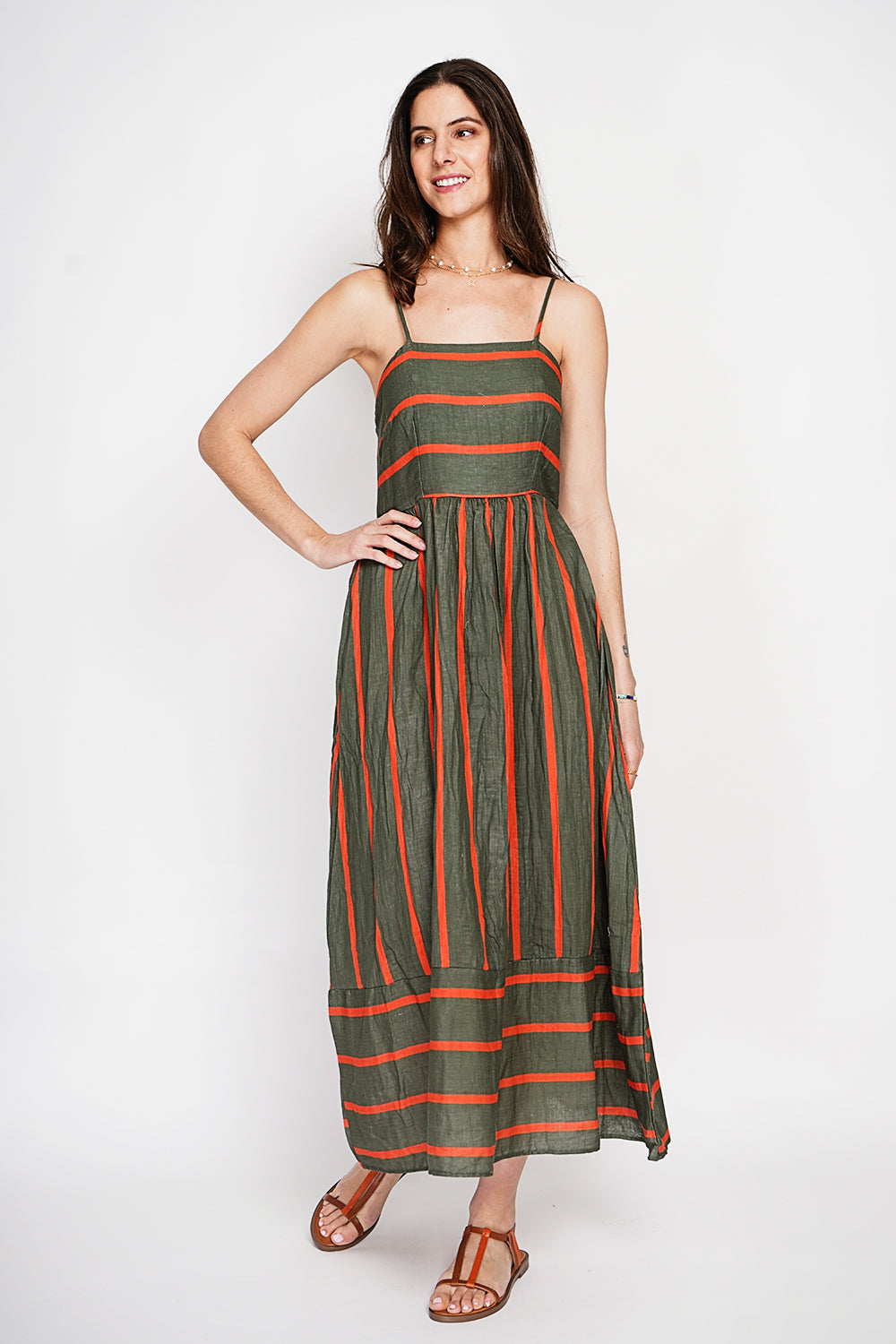 Robe longue d'été rayée à bretelles – Kaki – Le Jardin du Lin