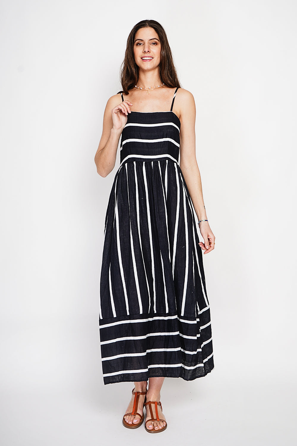 Robe longue d'été rayée à bretelles – Noir – Le Jardin du Lin
