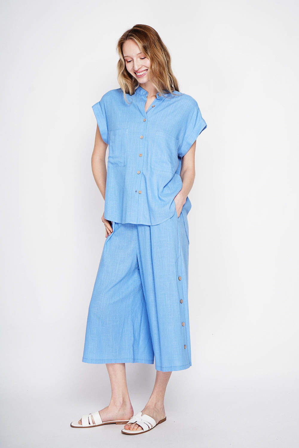 Buttoned front tunic with short sleeve pockets – Blue Azure – Le Jardin du Lin