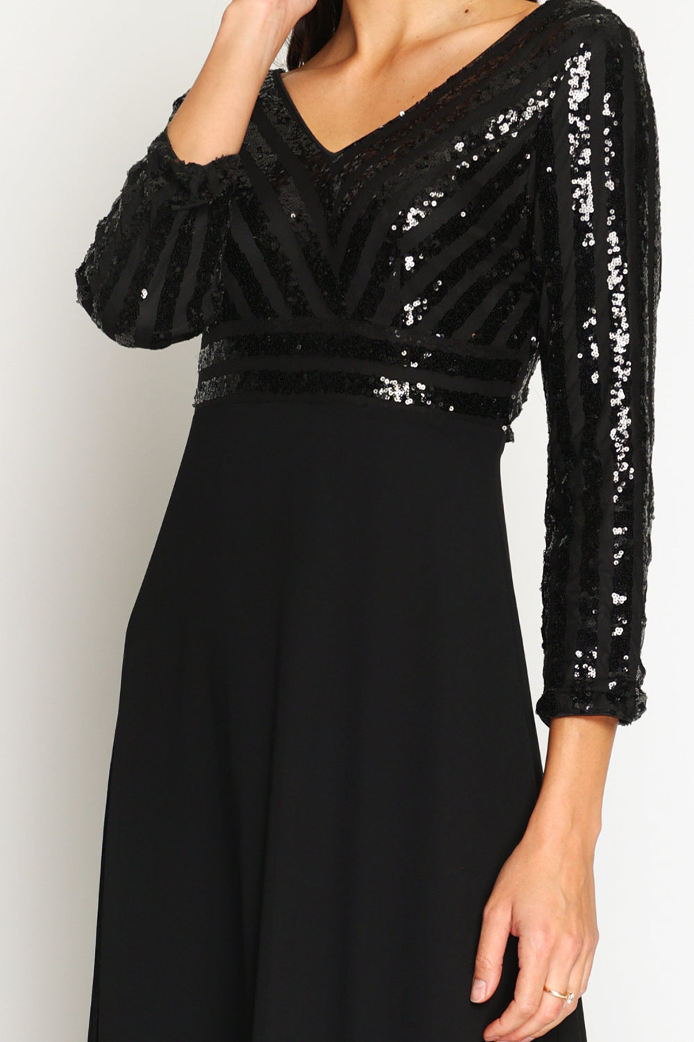 Robe longue col V manches 3/4 à paillettes – Noir – Assuili