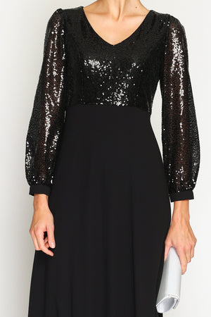 V-neck trapeze dress with slightly balloon-length sleeves with sequins