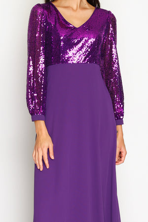 V-neck trapeze dress with slightly balloon-length sleeves with sequins