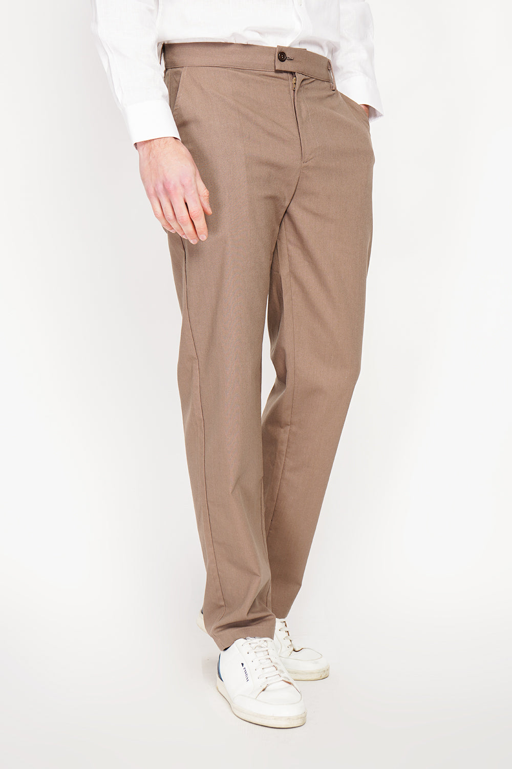 Classic cut pants 2 side pockets, 2 back pockets