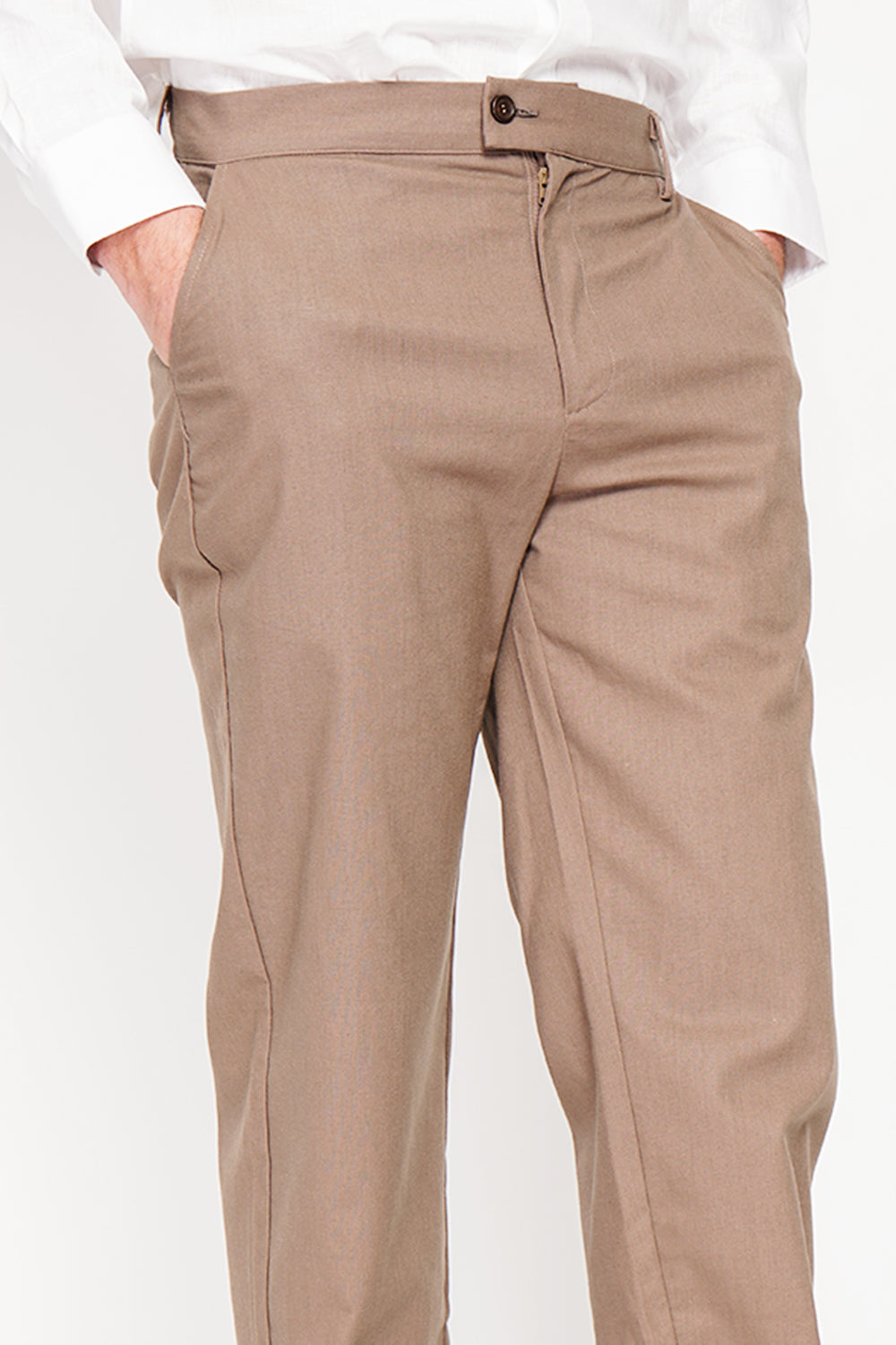 Classic cut pants 2 side pockets, 2 back pockets