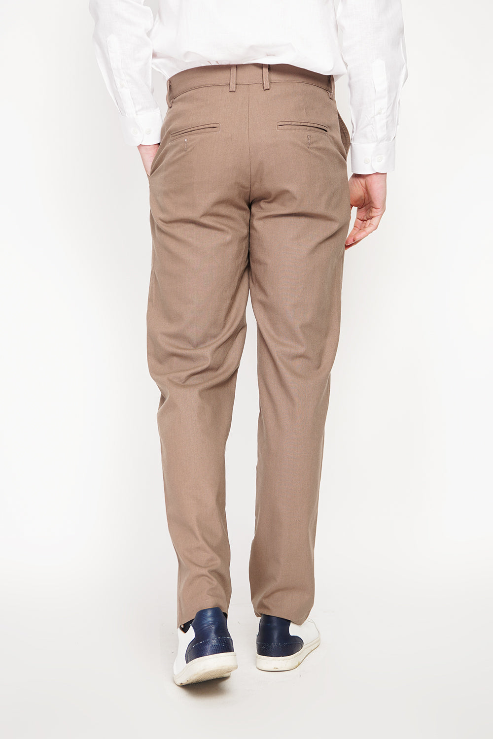 Classic cut pants 2 side pockets, 2 back pockets