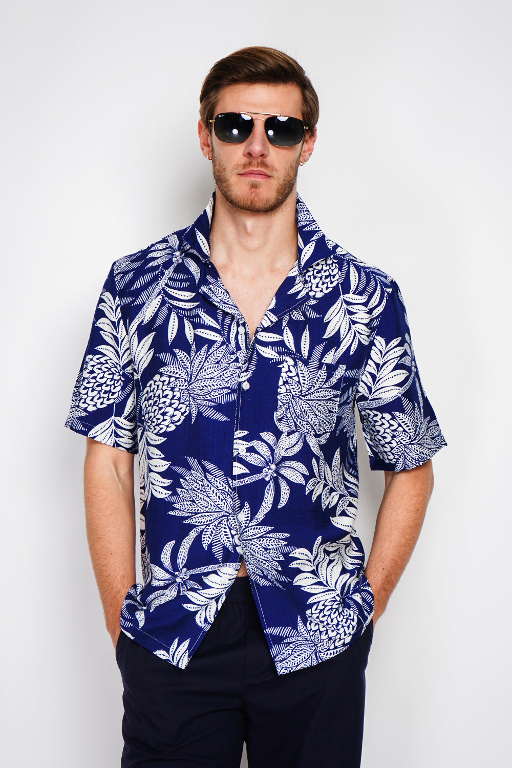 Chemise hawaïenne manches courtes boutonnée, poche poitrine – Bleu marine – Secret du Lin