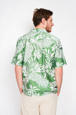 Short sleeve Hawaiian shirts with button front and chest pocket