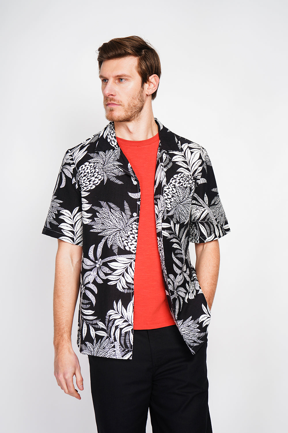 Chemise hawaïenne manches courtes boutonnée, poche poitrine – Noir – Secret du Lin