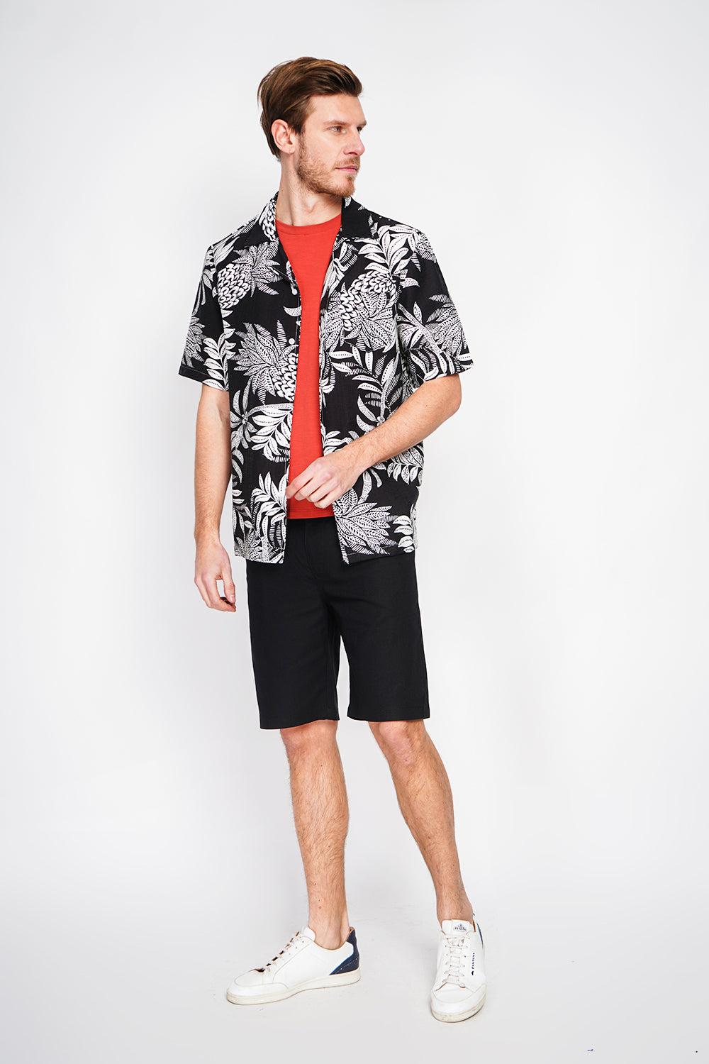 Short sleeve Hawaiian shirts with button front and chest pocket