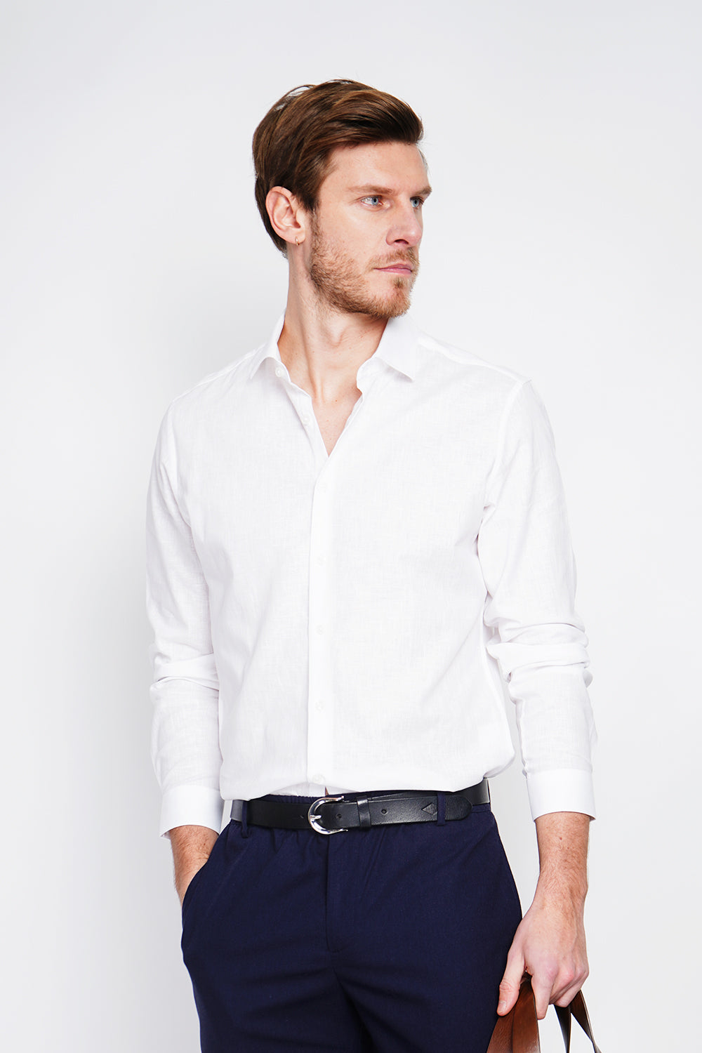 Slim fit shirt with Italian collar and two-button broken cuff