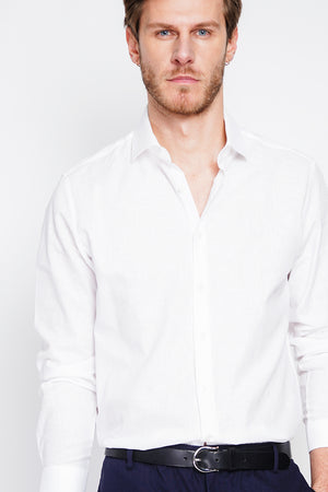 Slim fit shirt with Italian collar and two-button broken cuff