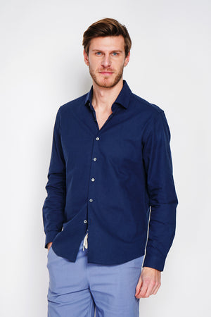 Slim fit shirt with Italian collar and two-button broken cuff