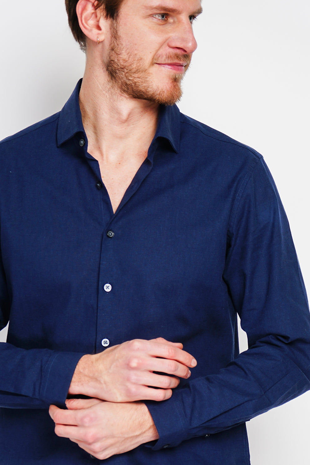 Slim fit shirt with Italian collar and two-button broken cuff