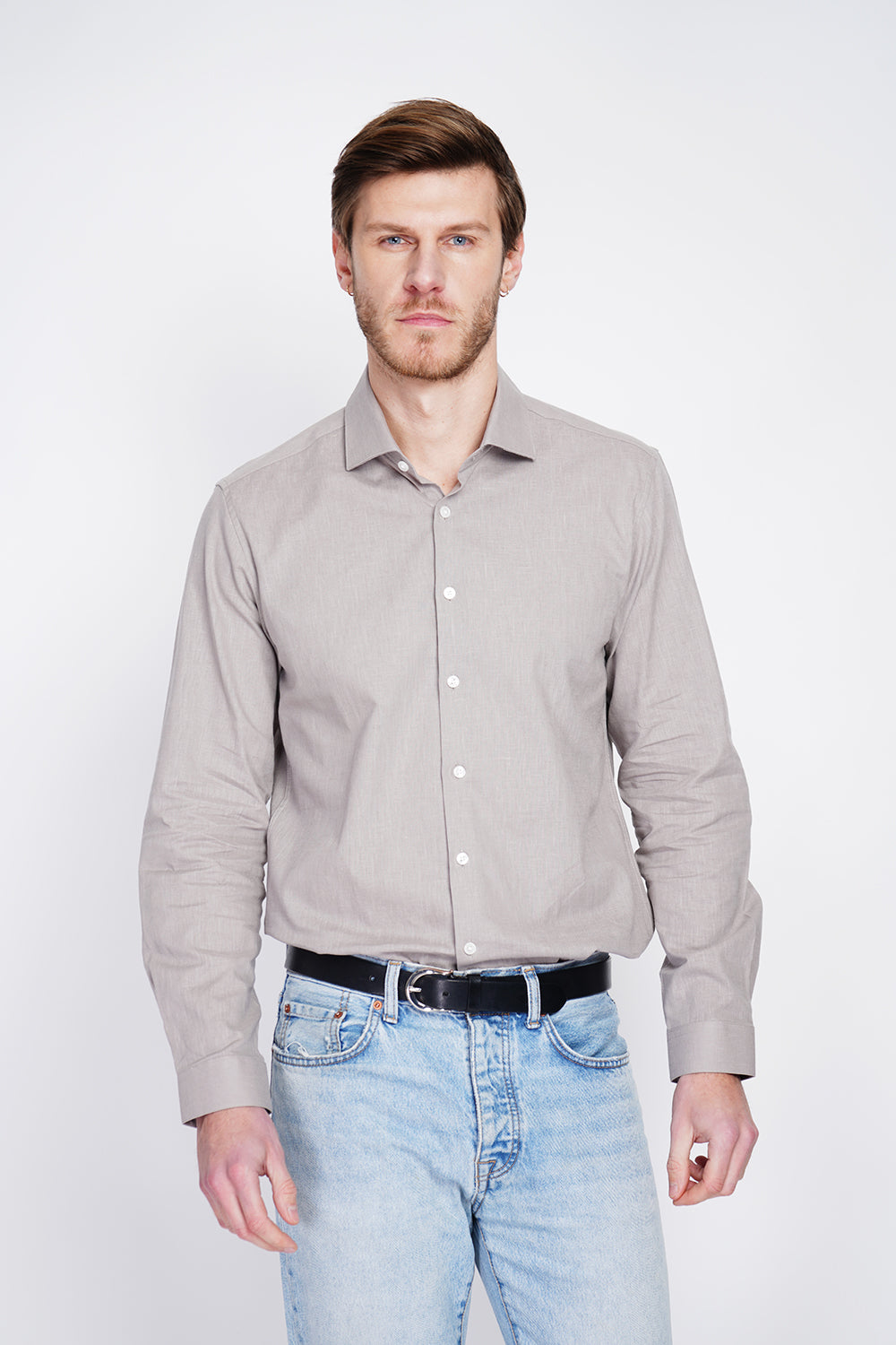 Slim fit shirt with Italian collar and two-button broken cuff