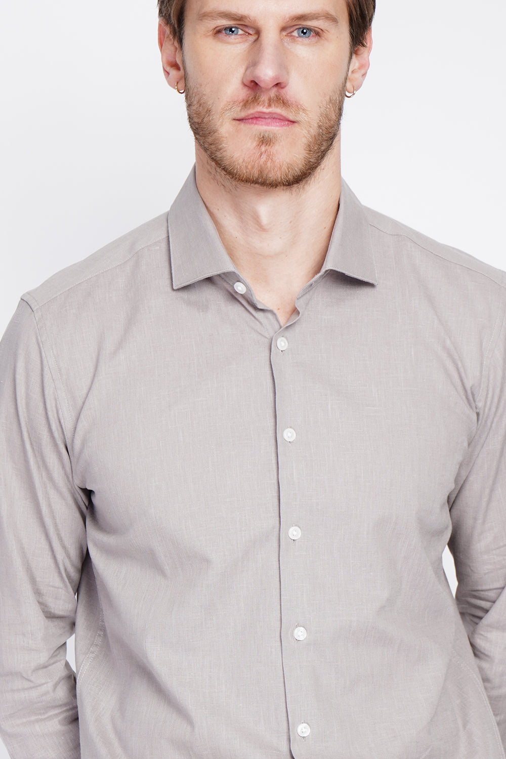 Slim fit shirt with Italian collar and two-button broken cuff