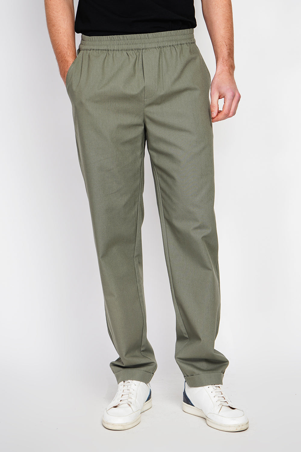 Semi-slim striped pants, Elasticated waistband, 2 side pockets on the front, 2 back pockets