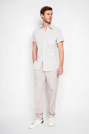 Straight cut shirt with pocket, classic collar, short sleeves