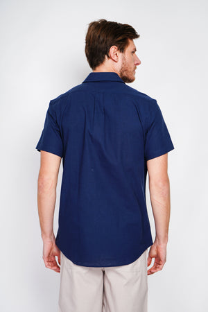 Straight cut shirt with pocket, classic collar, short sleeves