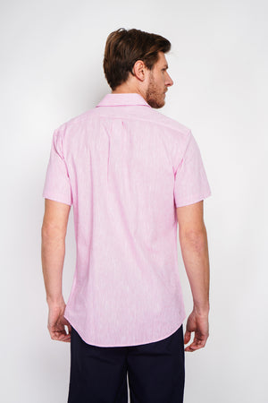 Straight cut shirt with pocket, classic collar, short sleeves