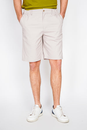 Semi-slim cut Bermuda shorts, Elastic waistband, 2 side pockets, 2 back pockets