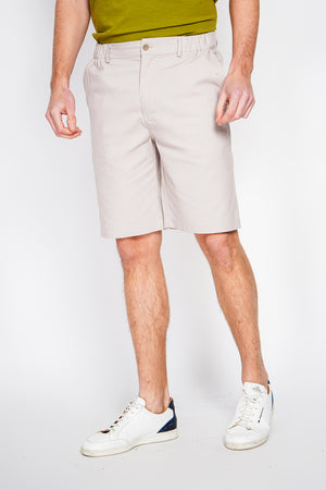 Semi-slim cut Bermuda shorts, Elastic waistband, 2 side pockets, 2 back pockets