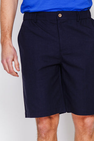 Semi-slim cut Bermuda shorts, Elastic waistband, 2 side pockets, 2 back pockets