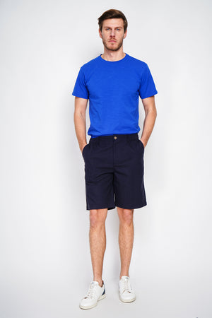 Semi-slim cut Bermuda shorts, Elastic waistband, 2 side pockets, 2 back pockets