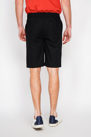 Semi-slim cut Bermuda shorts, Elastic waistband, 2 side pockets, 2 back pockets