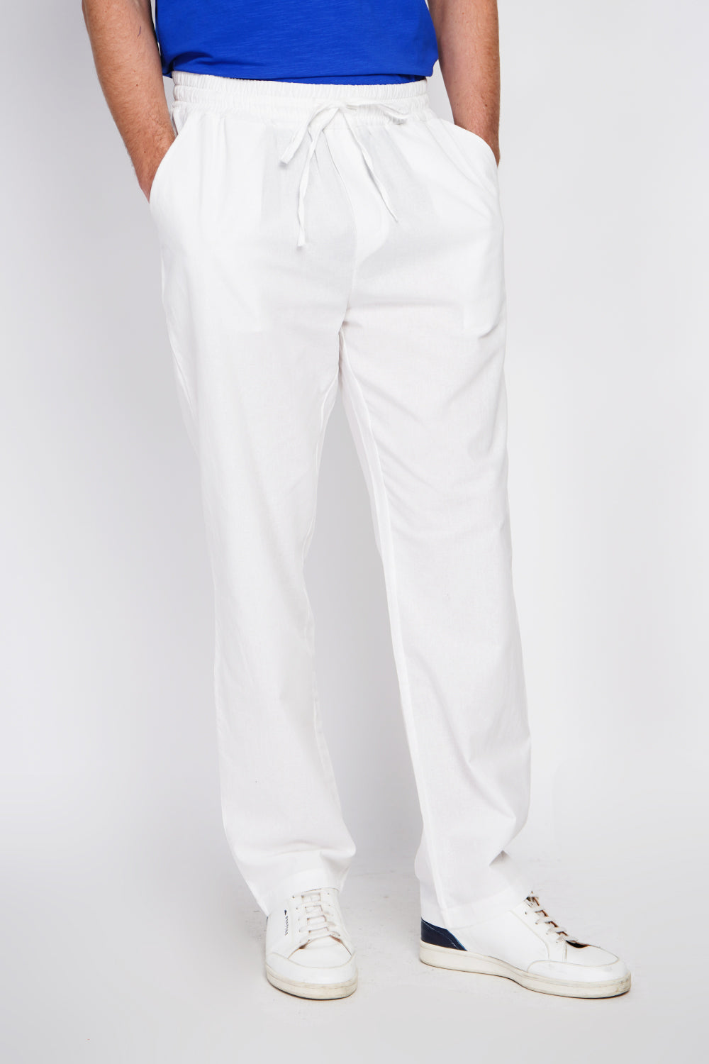 Straight cut pants, elasticated waistband with drawstring, 2 side front pockets,