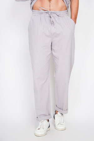 Straight cut pants, elasticated waistband with drawstring, 2 side front pockets,