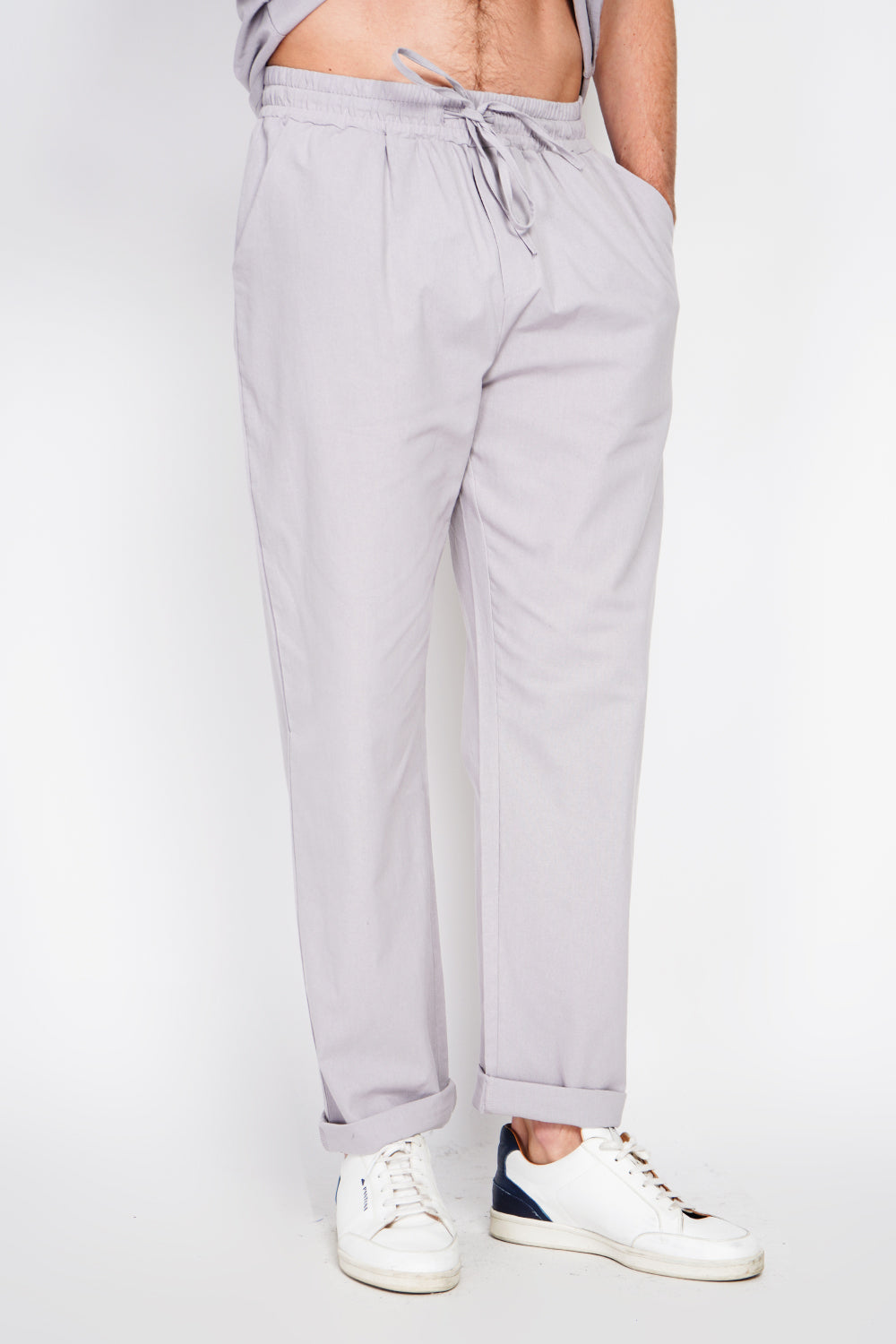 Straight cut pants, elasticated waistband with drawstring, 2 side front pockets,