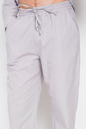 Straight cut pants, elasticated waistband with drawstring, 2 side front pockets,