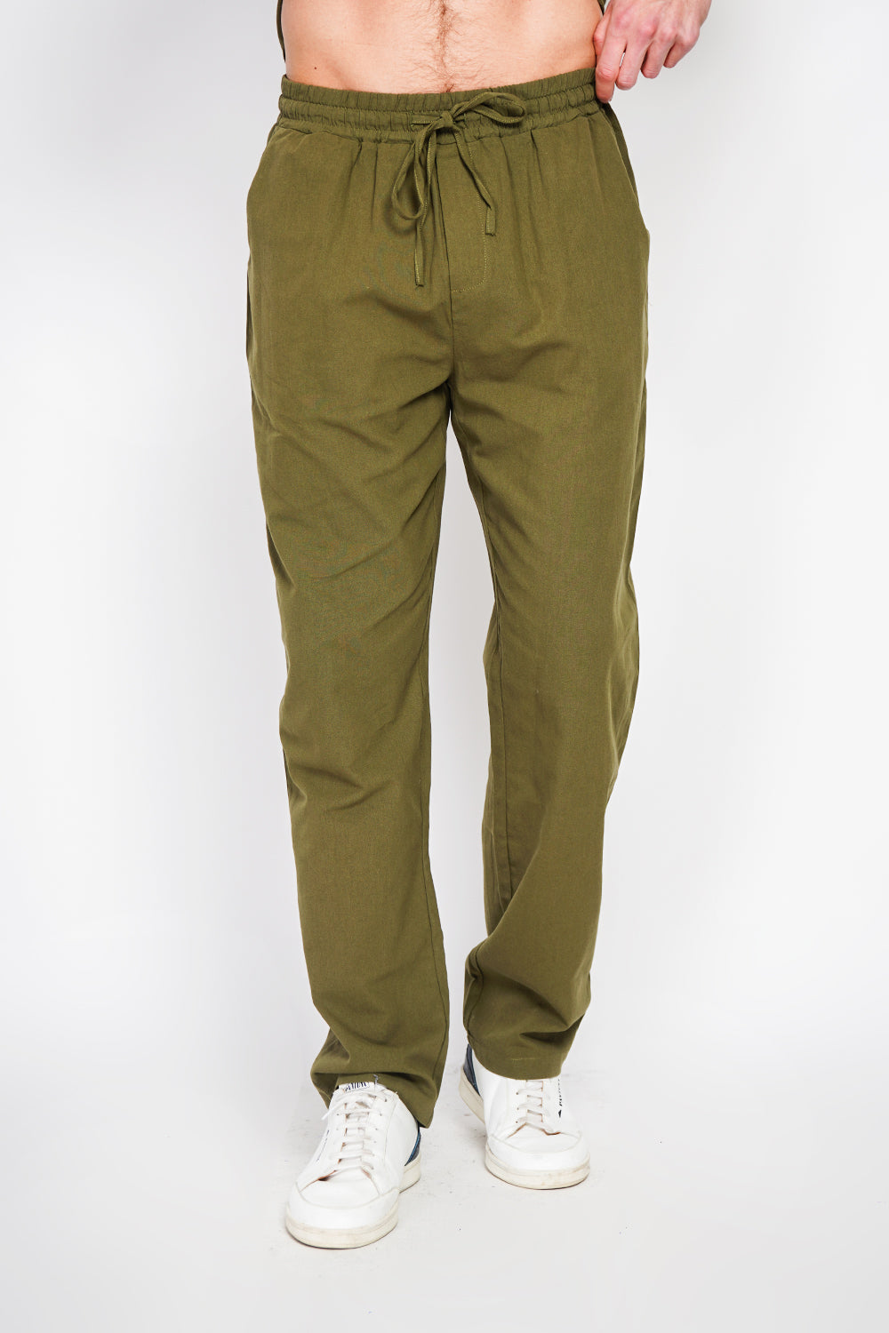 Straight cut pants, elasticated waistband with drawstring, 2 side front pockets,