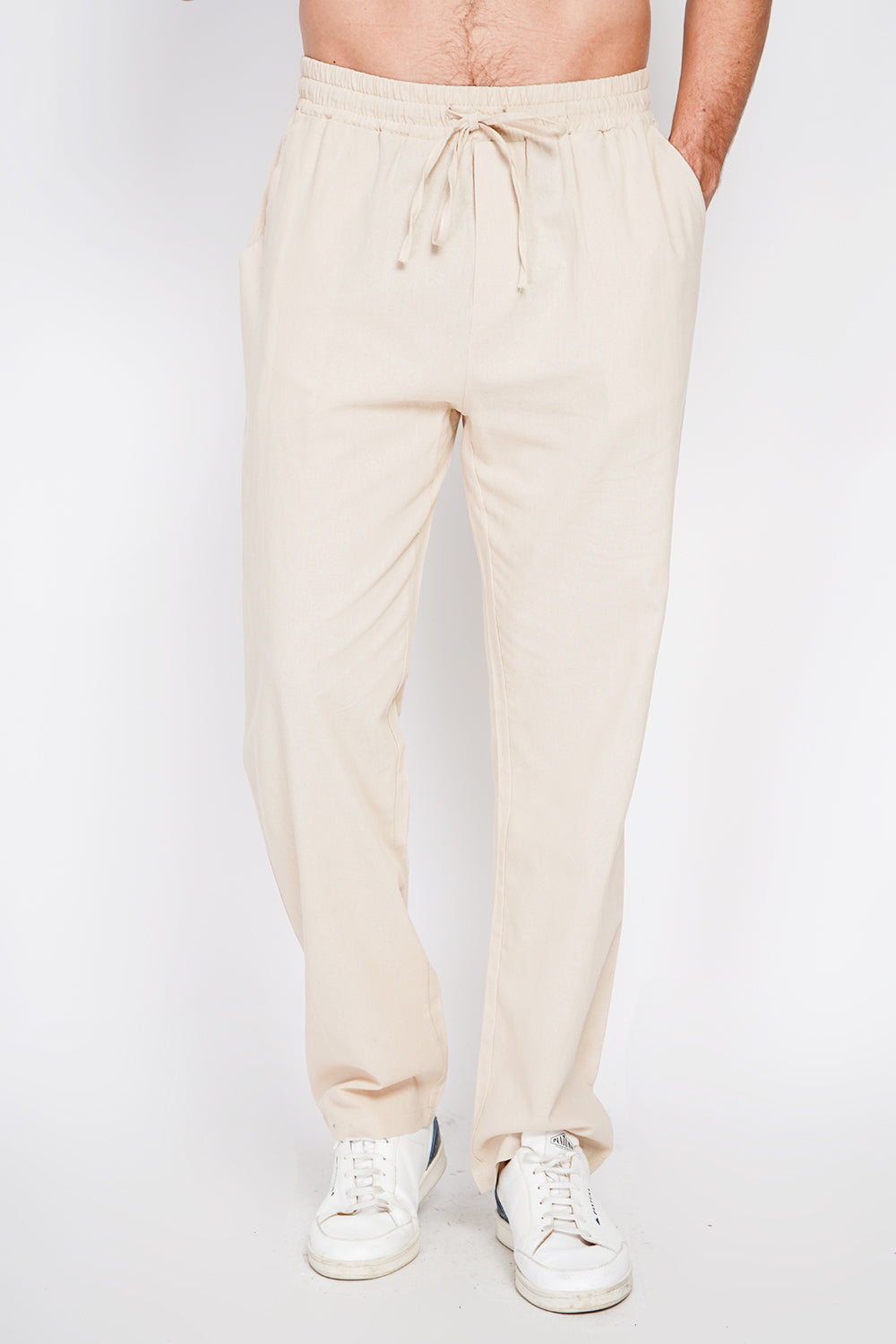 Straight cut pants, elasticated waistband with drawstring, 2 side front pockets,