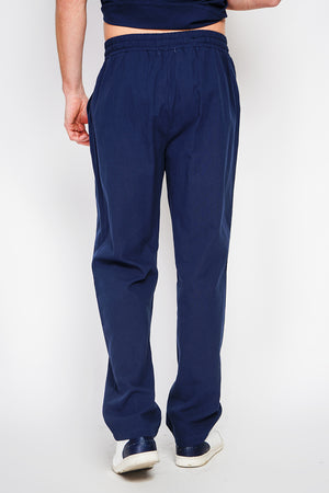 Straight cut pants, elasticated waistband with drawstring, 2 side front pockets,