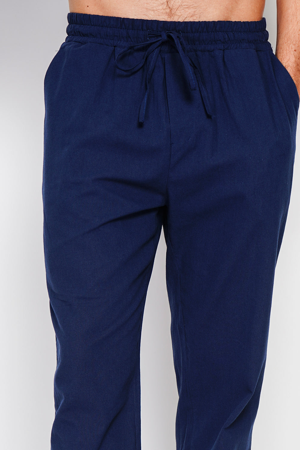 Straight cut pants, elasticated waistband with drawstring, 2 side front pockets,