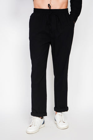 Straight cut pants, elasticated waistband with drawstring, 2 side front pockets,