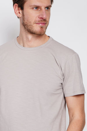 Round neck short sleeve t-shirt